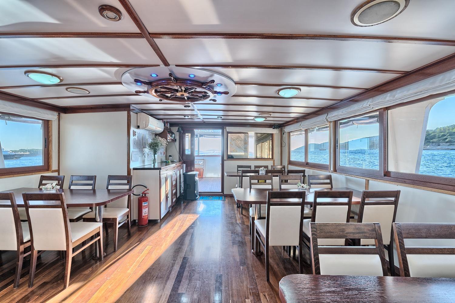 Vintage Ship Open Age Cruise From Split To Split 7nts ( Saturdays