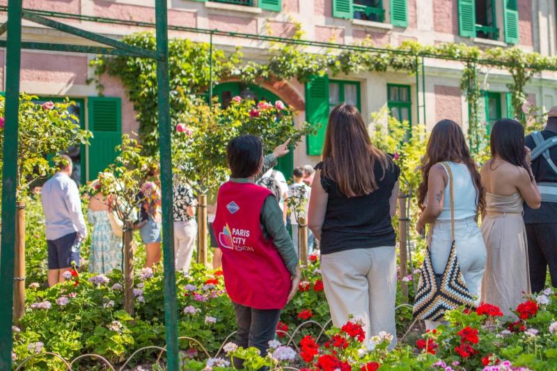 Giverny with Claude Home & Gardens Tour Gray Line