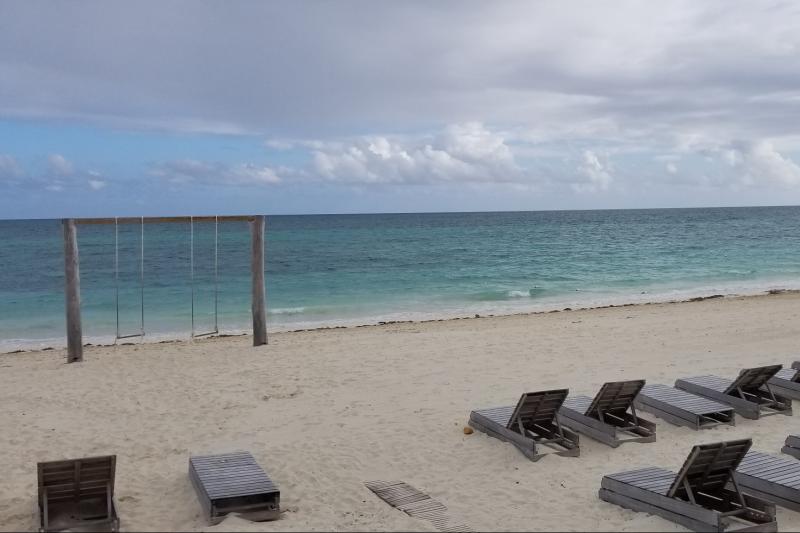 Ferry Tickets to Freeport, Grand Bahama Economy Class Gray Line