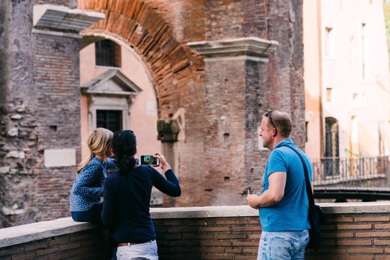 Walking Guide Tour of the Jewish Ghetto of Rome Gray Line