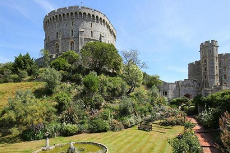 Windsor Castle and Hampton Court Palace Gray Line