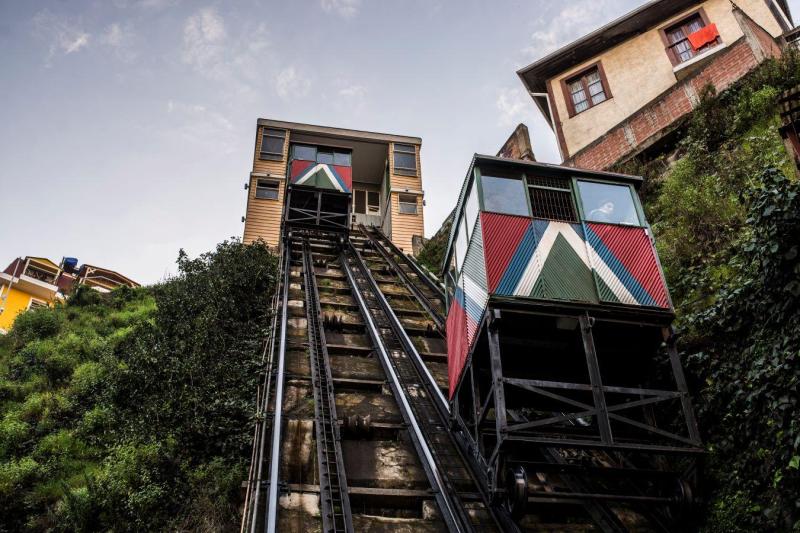 Viña del Mar and Valparaiso Stopover Tour from Santiago International Airport Gray Line