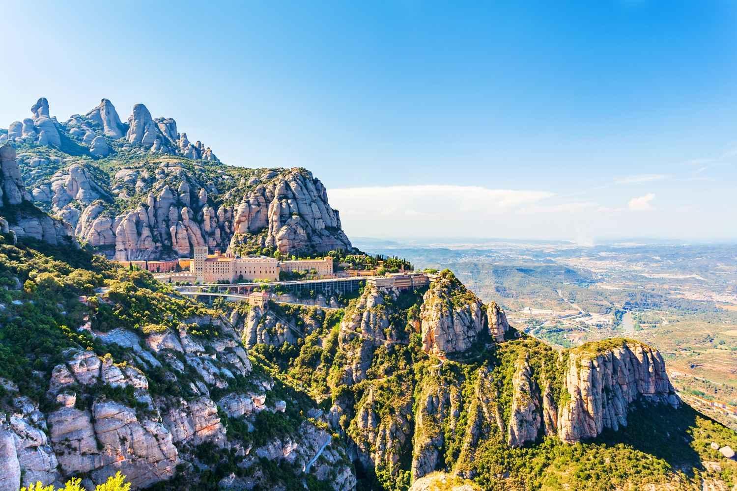 Montserrat & winery with lunch full day tour Barcelona
