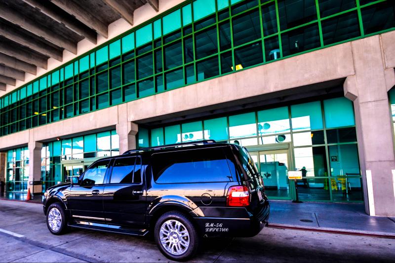 Limousine Livery Airport Transfer Hotel Pick Up Tour Like Local Joieful