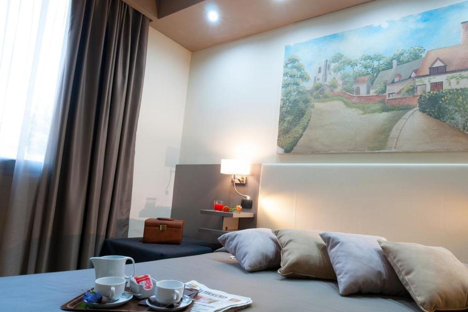 Andrea Bocelli live at the Teatro del Silenzio staying at 3* Antica