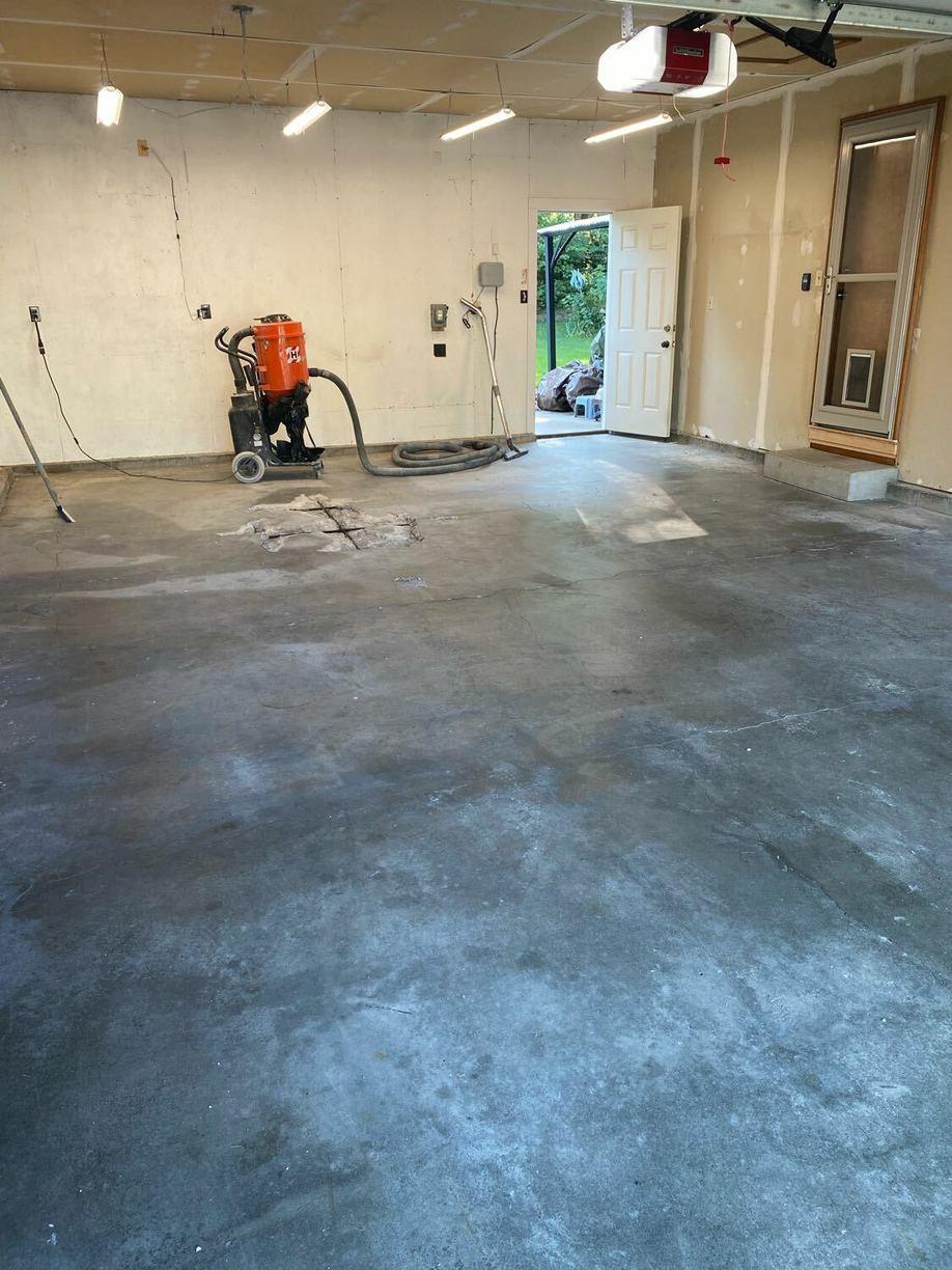 Hello Garage of Kansas City Before & After Photo Set A New Floor Transforms The Entire Garage