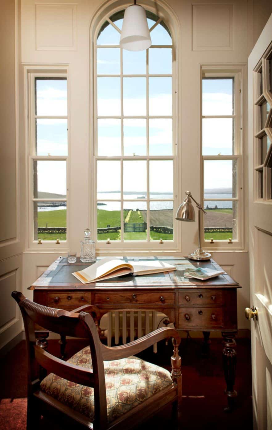 17 Traditional Desks for Every Home Desk Space