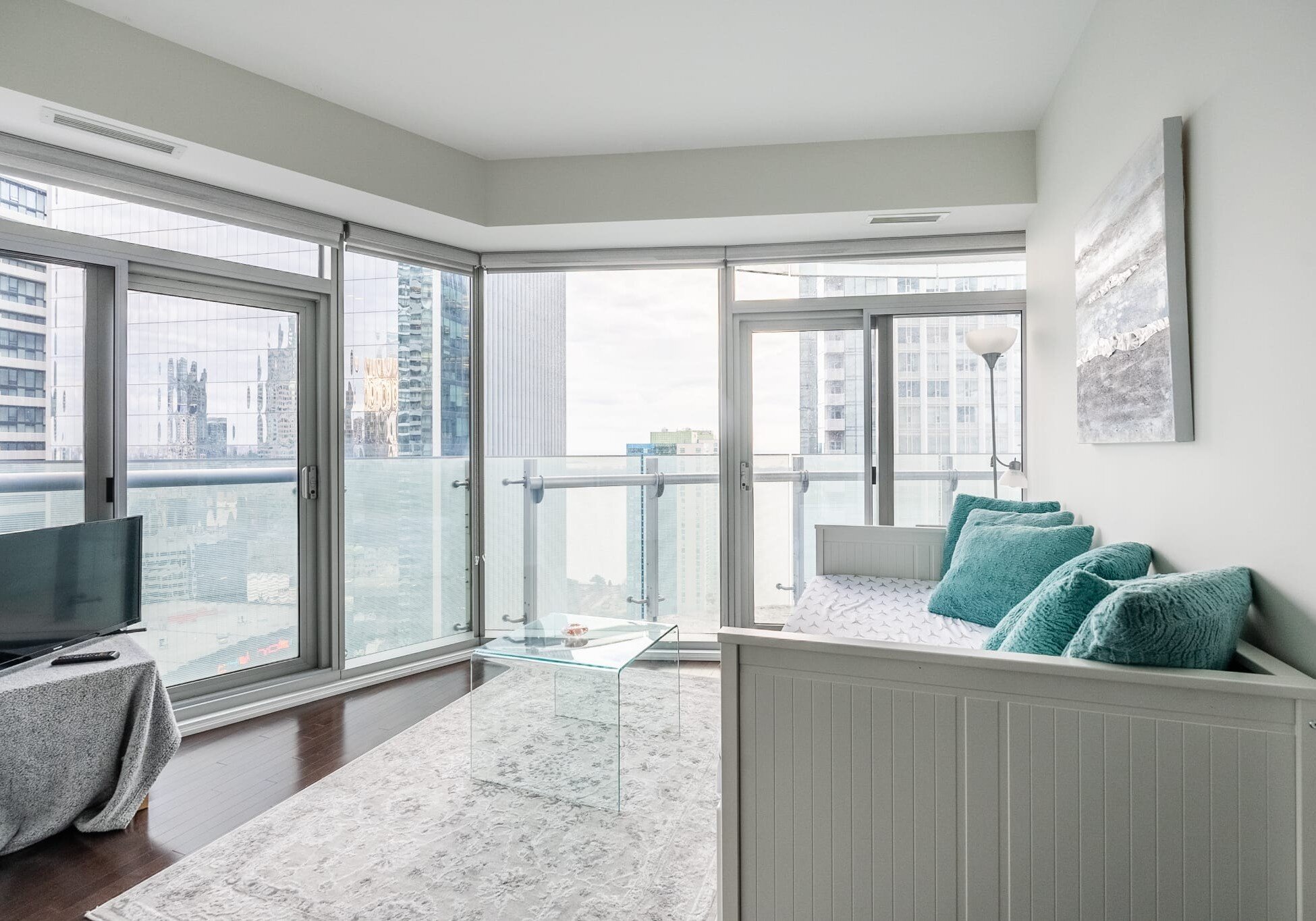 Premier Luxury 3 Bedroom Condo Downtown Toronto