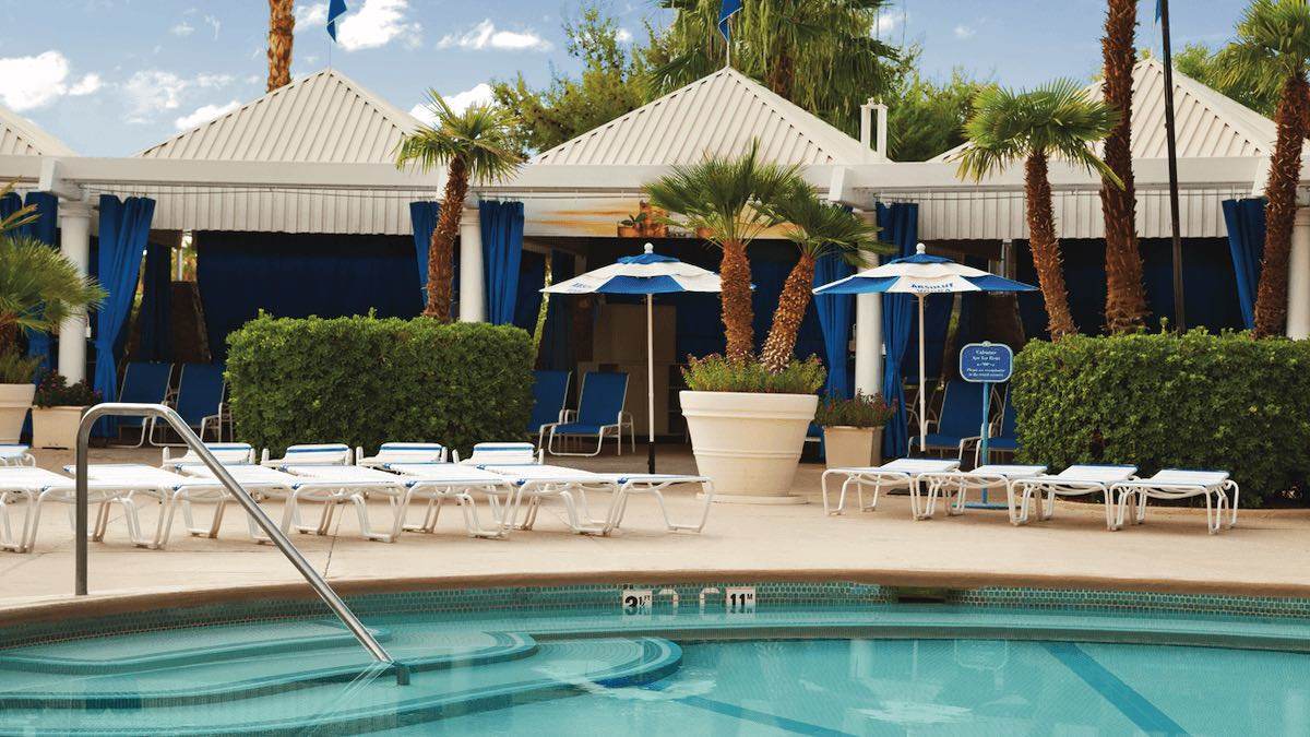 Make a Splash in Sin City Guide to Horseshoe Pool Las Vegas