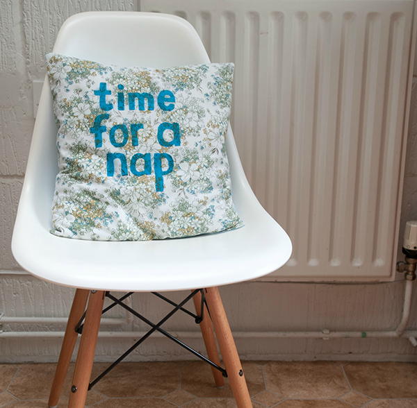 Make Your Own Simple Printed Cushion Cover