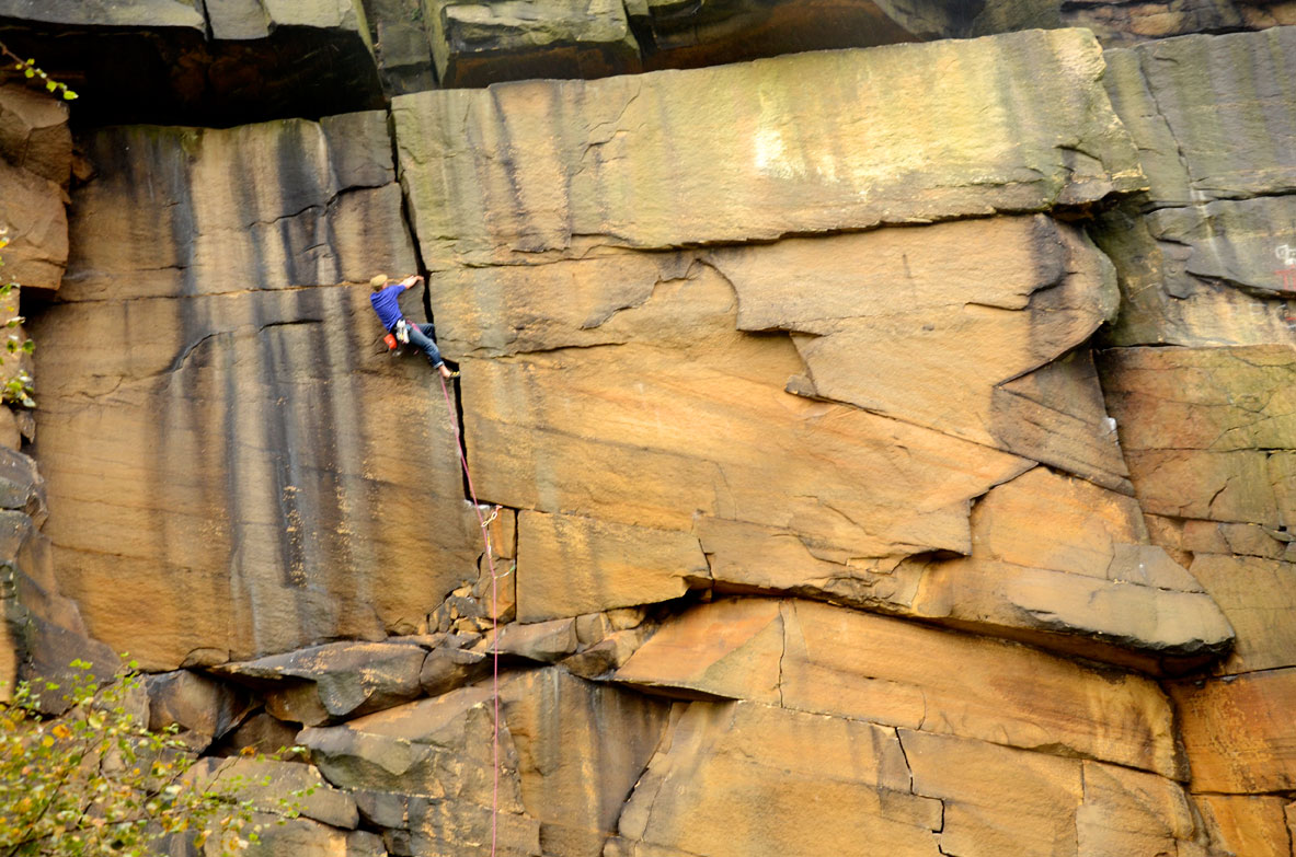 UKC Photos Craig Smith, Forked Lightning Crack, Heptonstall Quarry