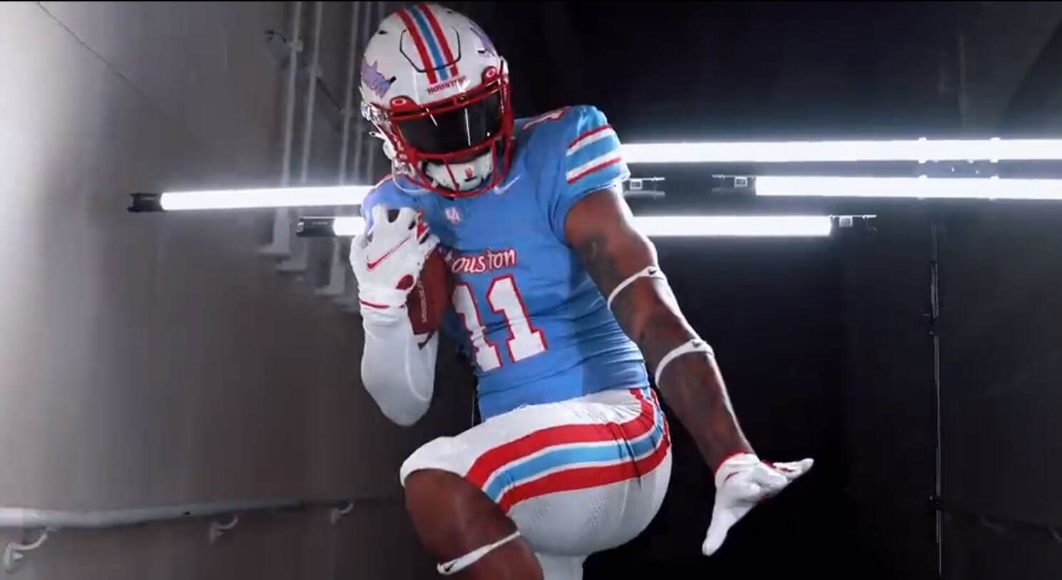 Luv Ya … Blue? Houston Cougars to Wear Oilersinspired Alternates for