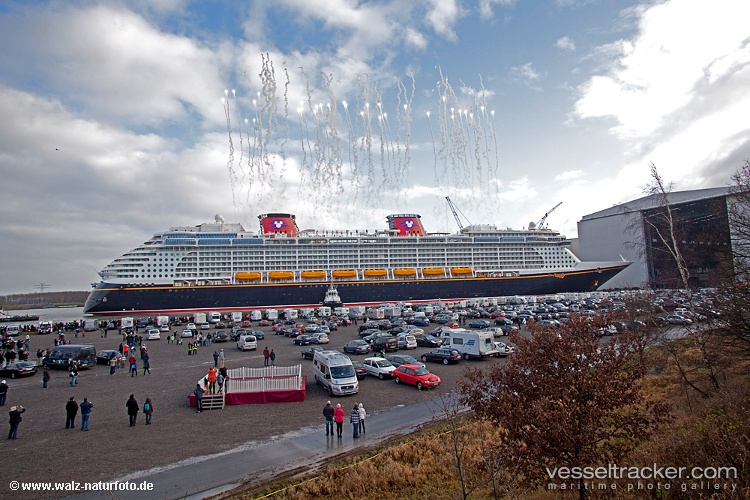 DISNEY DREAM Vessel photos for UW555