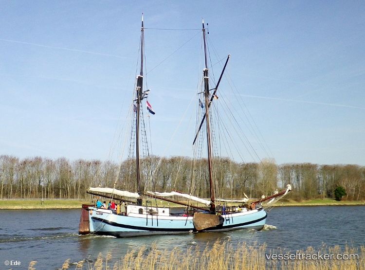 NEERLANDIA Vessel photos for EDENMS