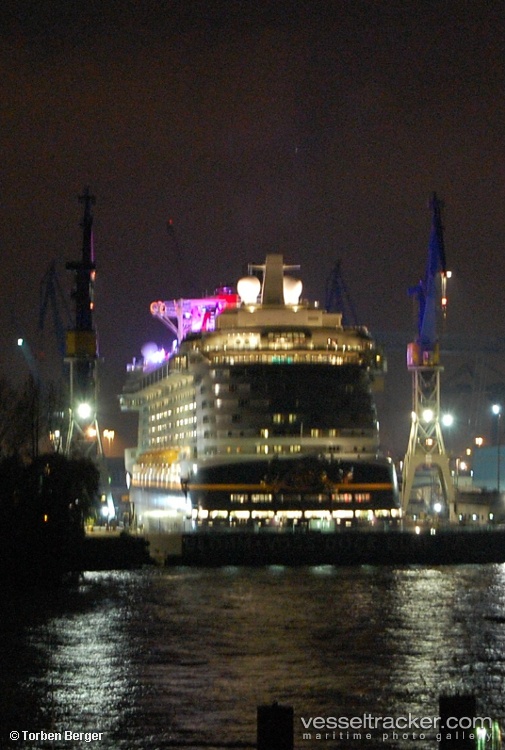 DISNEY DREAM Vessel photos for Over_the_ocean