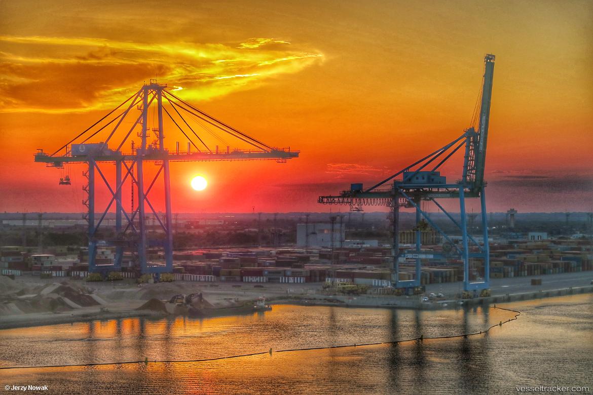 FossurMer Port Photo from jojek