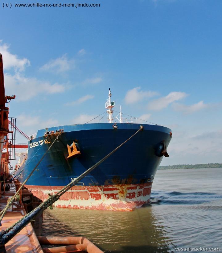 GOLDEN OPAL Vessel photos for rannug