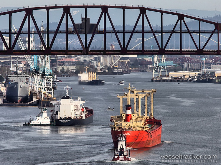 Portland Oregon Port Photo from stevenfritz
