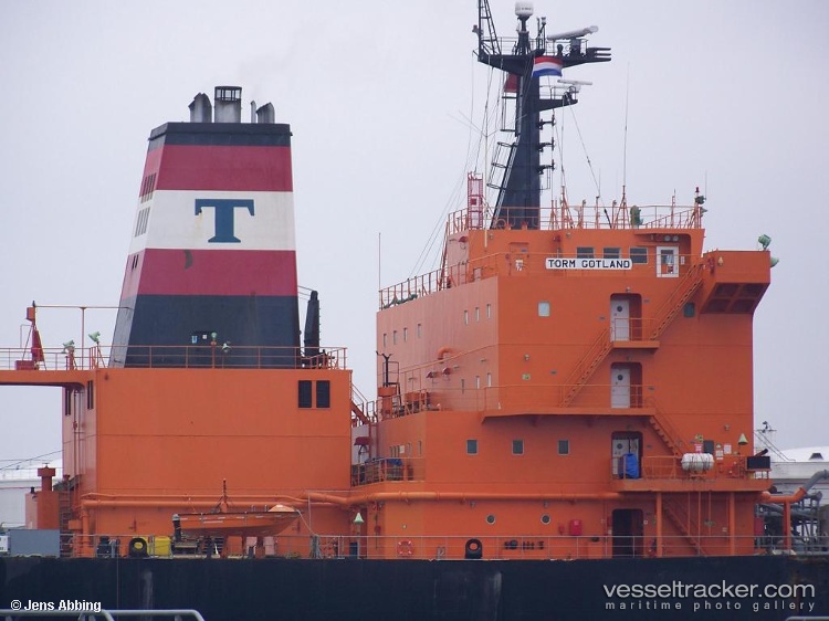 CAVALIER Vessel photos for Pirenaico - vesseltracker.com