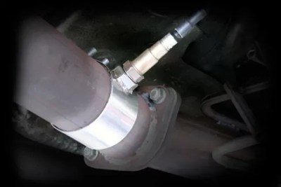 AEM 30-2355-250 Universal No-Weld O2 Sensor Mount 2.5" | Vivid Racing