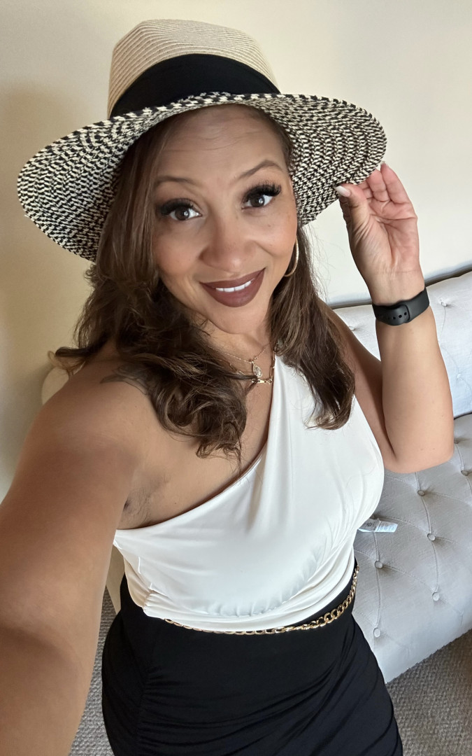 Racquel Ludaway FabOver40