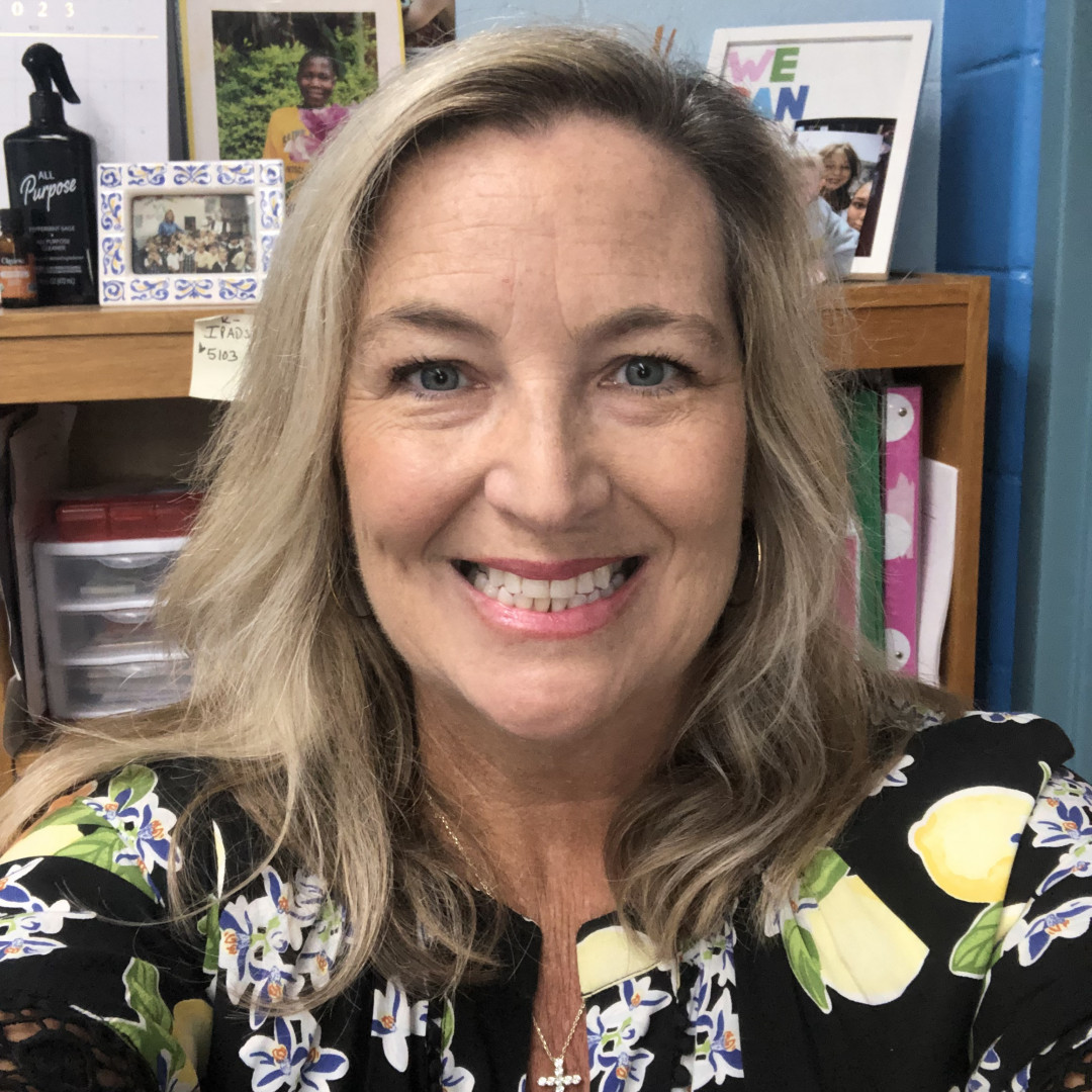 Kelly Shea FabOver40