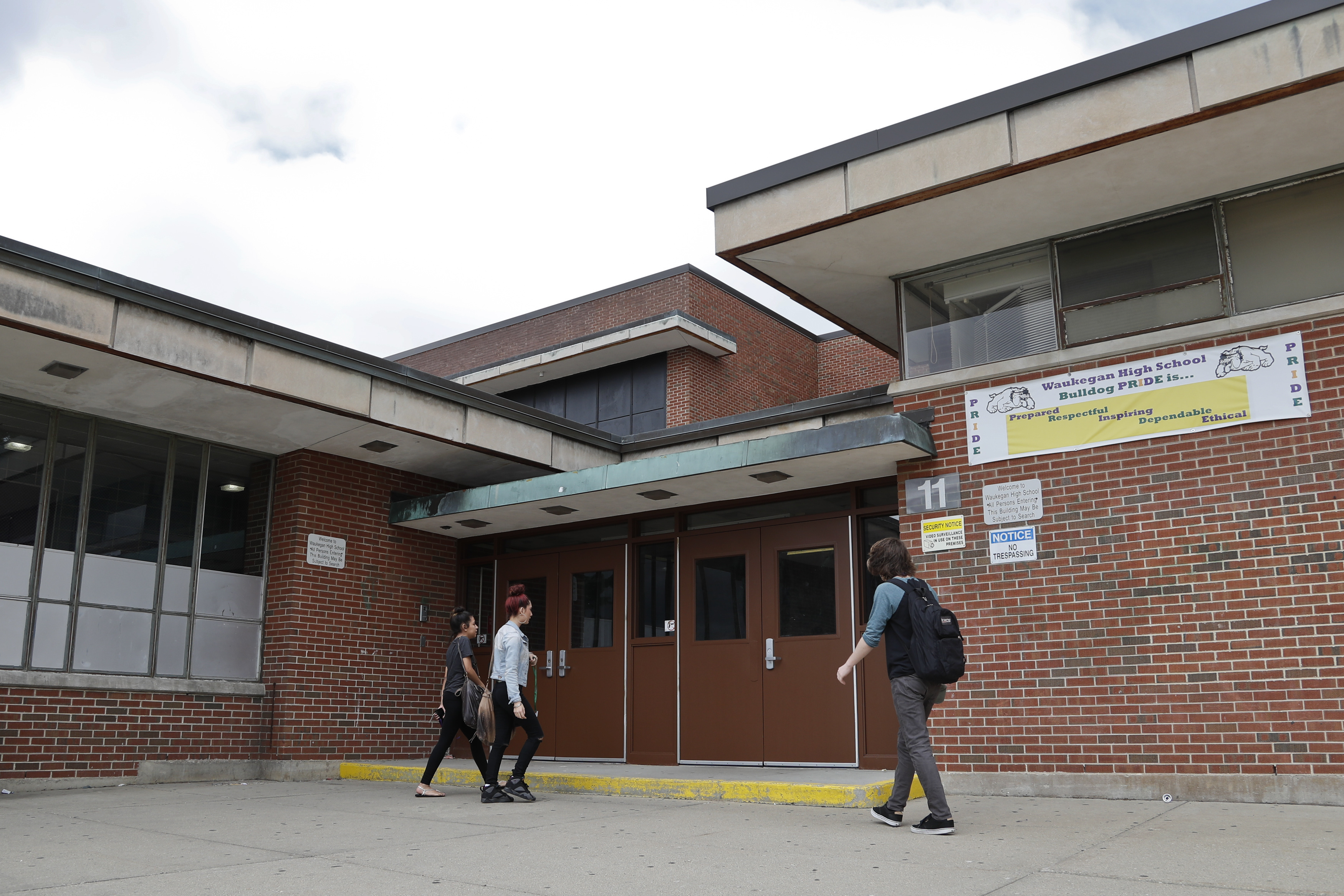 In Recovery, Many Poor Schools Left Behind WBEZ Chicago