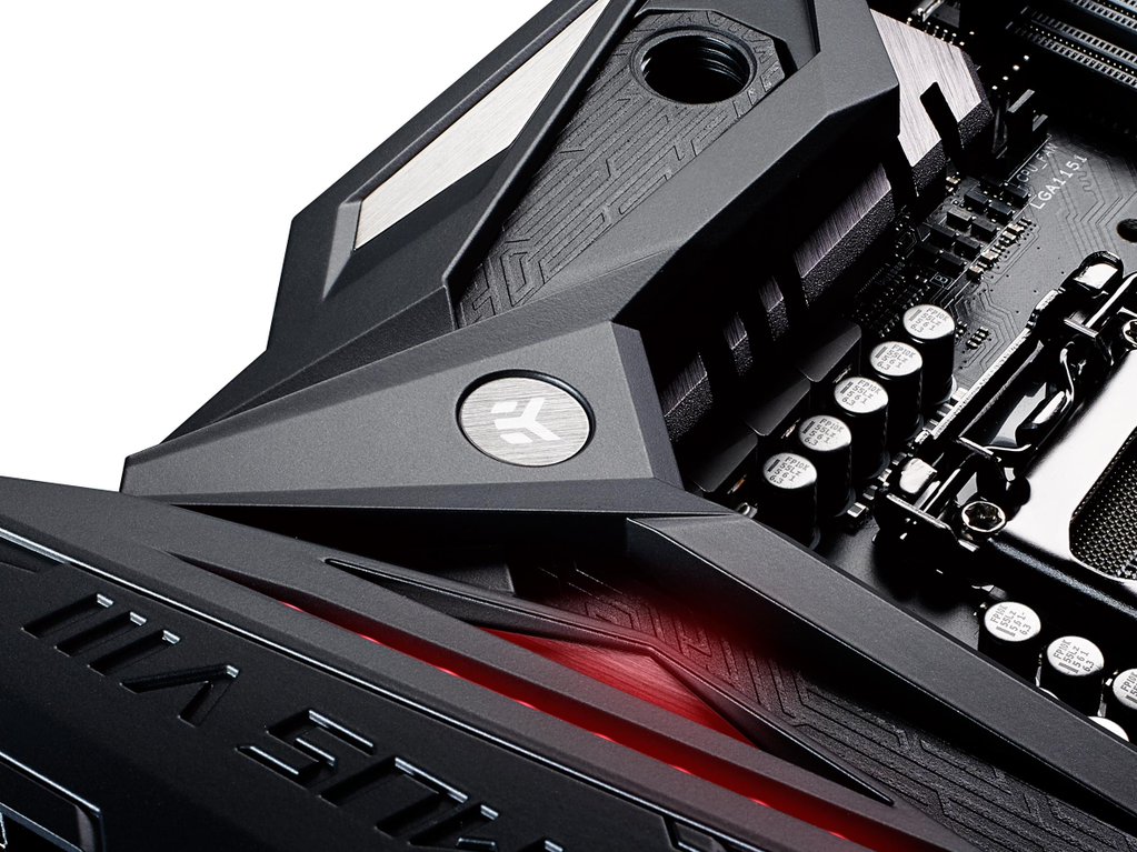 ASUS's Glorious, ROG Maximus VIII Formula Motherboard Showcased EK