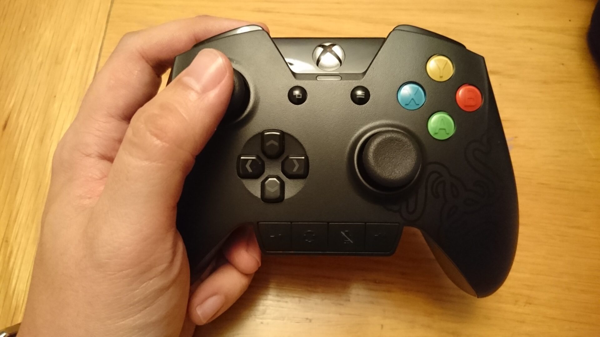 The Hardware Review Razer Wildcat Controller In The Hand