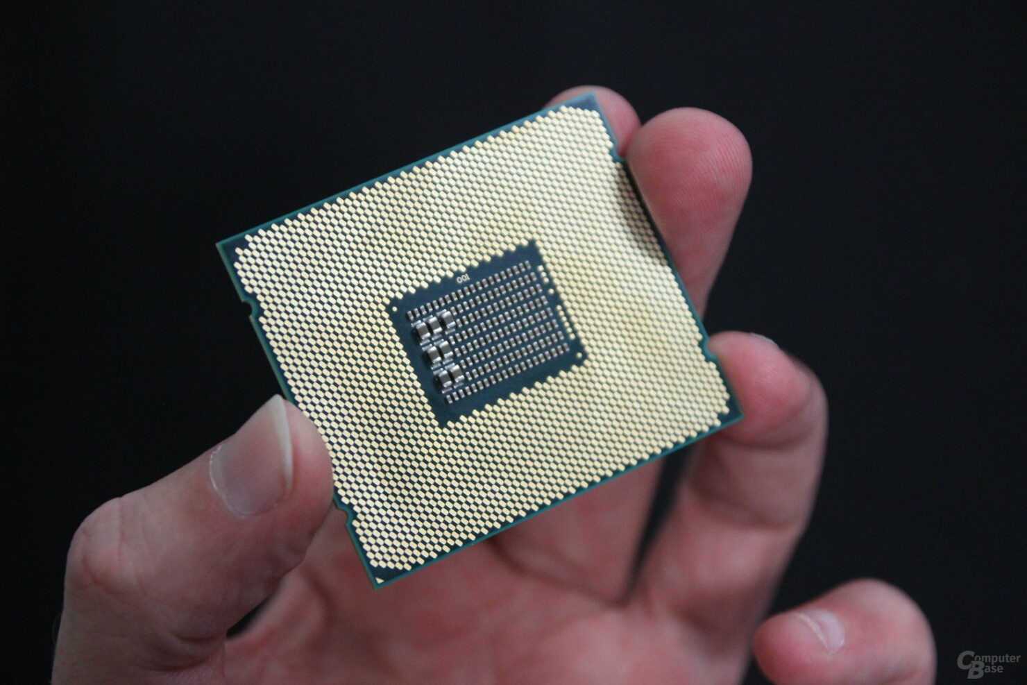 Intel BroadwellE Core i76950X vs Core i75960X Benchmark