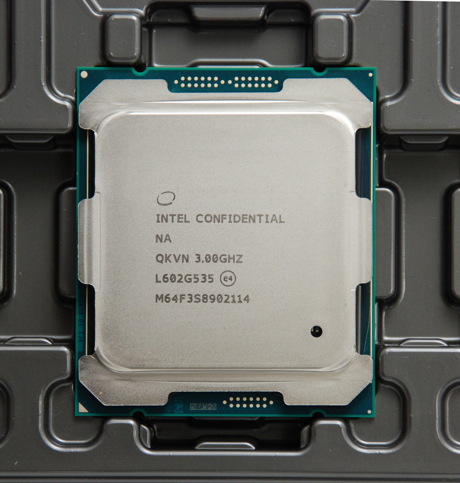 Intel BroadwellE Core i76850K vs Core i75820K HaswellE