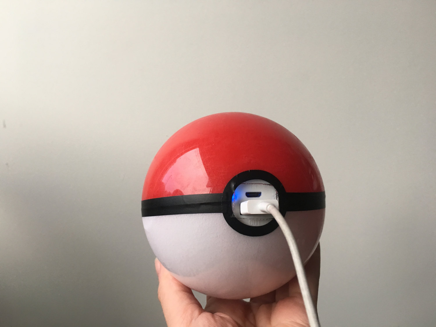 PokeBall Shaped Power Bank Is The Ultimate Pokemon GO Companion