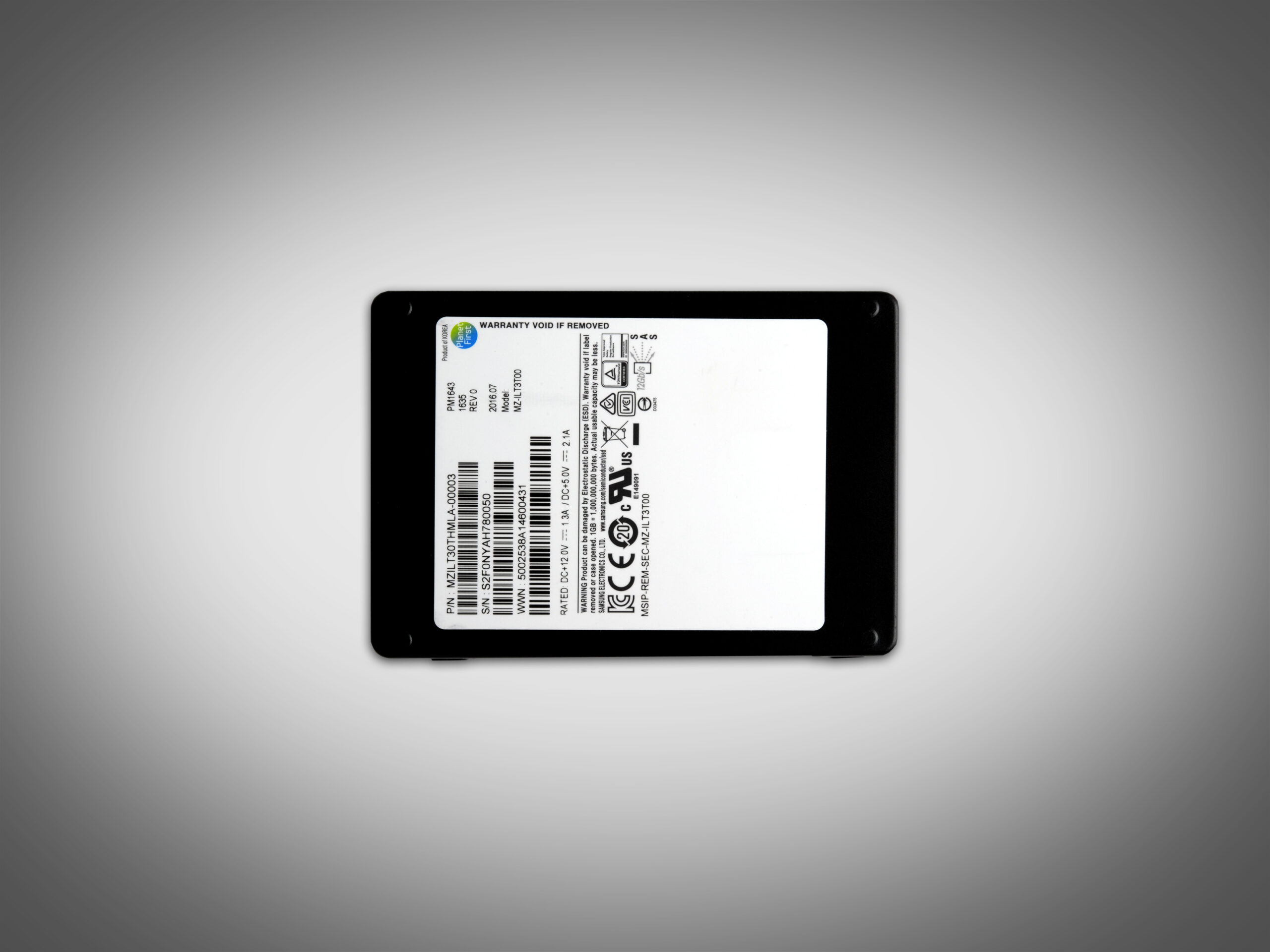 Samsung Has Managed to Cram in 32TB Inside an SSD With a 2.5Inch Form