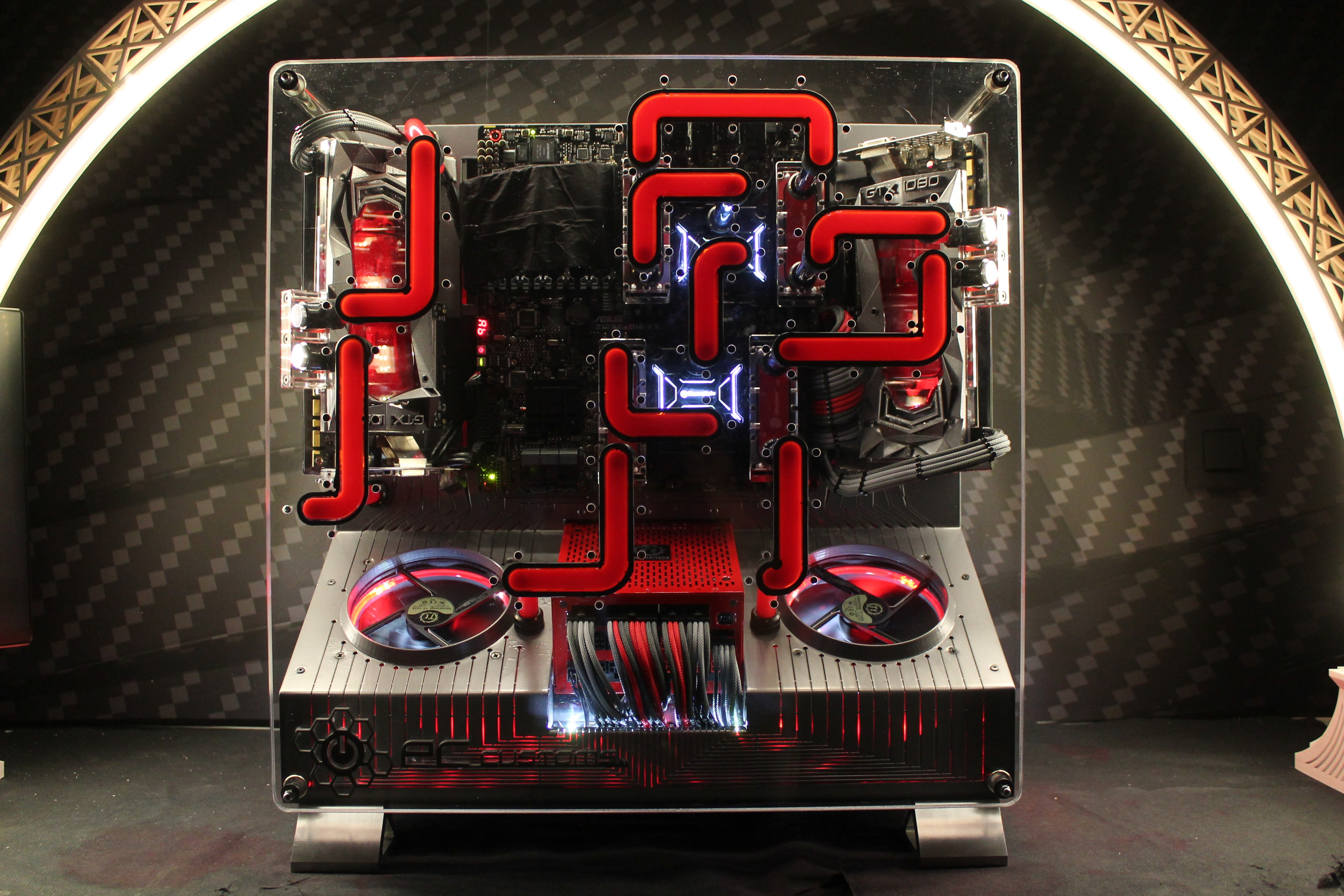 ShuiSheng A Reader's CES 2017 Thermaltake P5 Mod