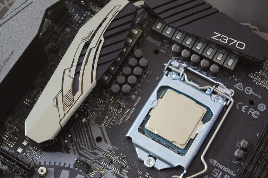 Intel Coffee Lake Refresh 9th Gen CPUs Rumored To Launch
