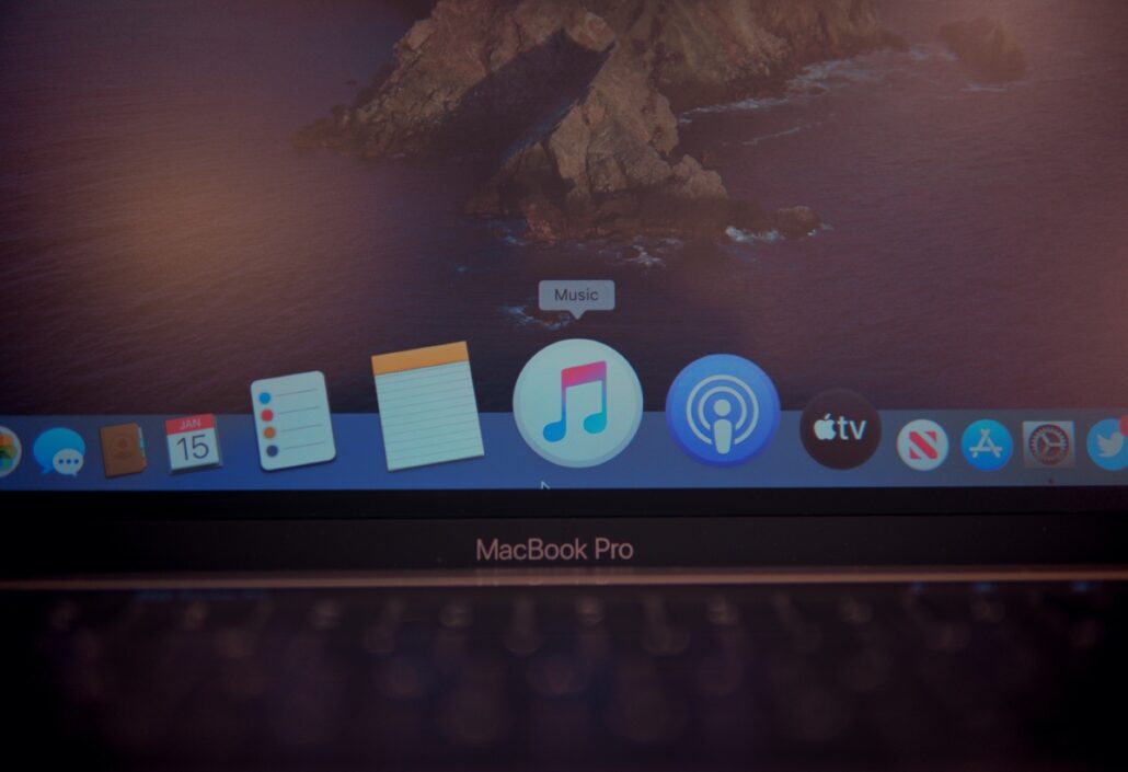 Enable Classic Magnification Effect for Dock Icons in macOS [Tutorial]