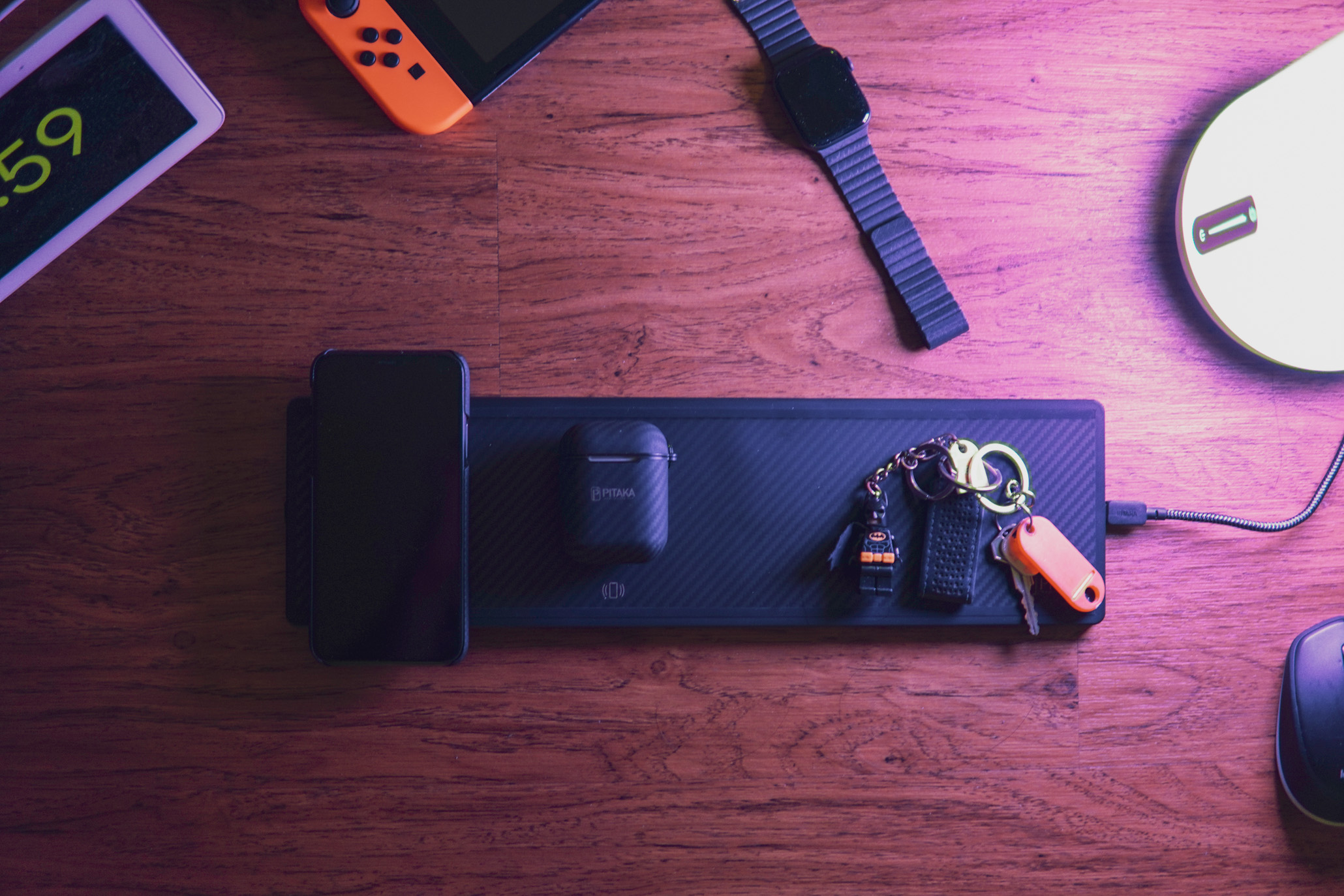 Pitaka MagEZ Bar Review WallMount Qi Wireless Charger