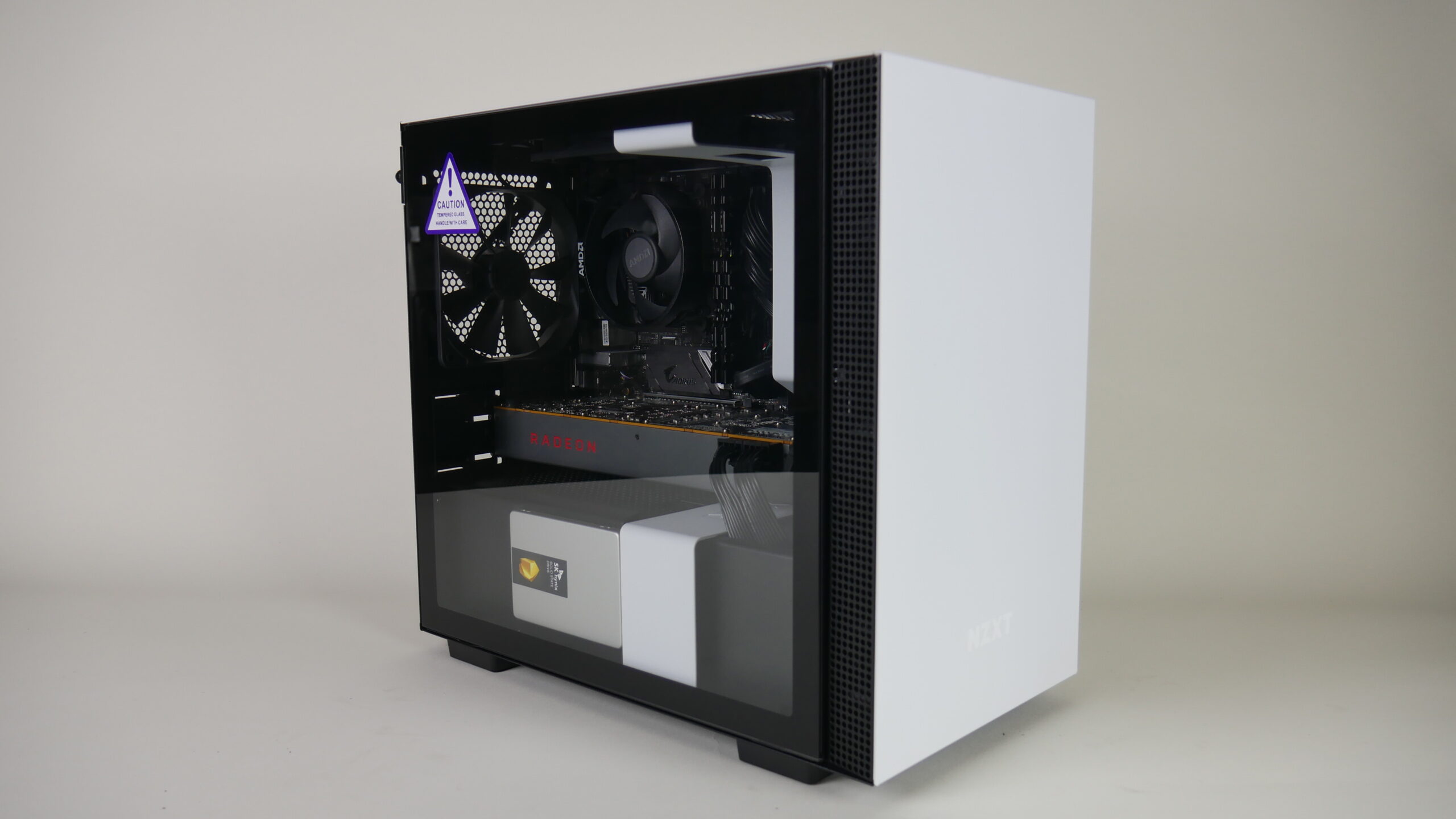 NZXT H210 MiniITX PC Gaming Case Front I/O USB TypeC Port Tempered