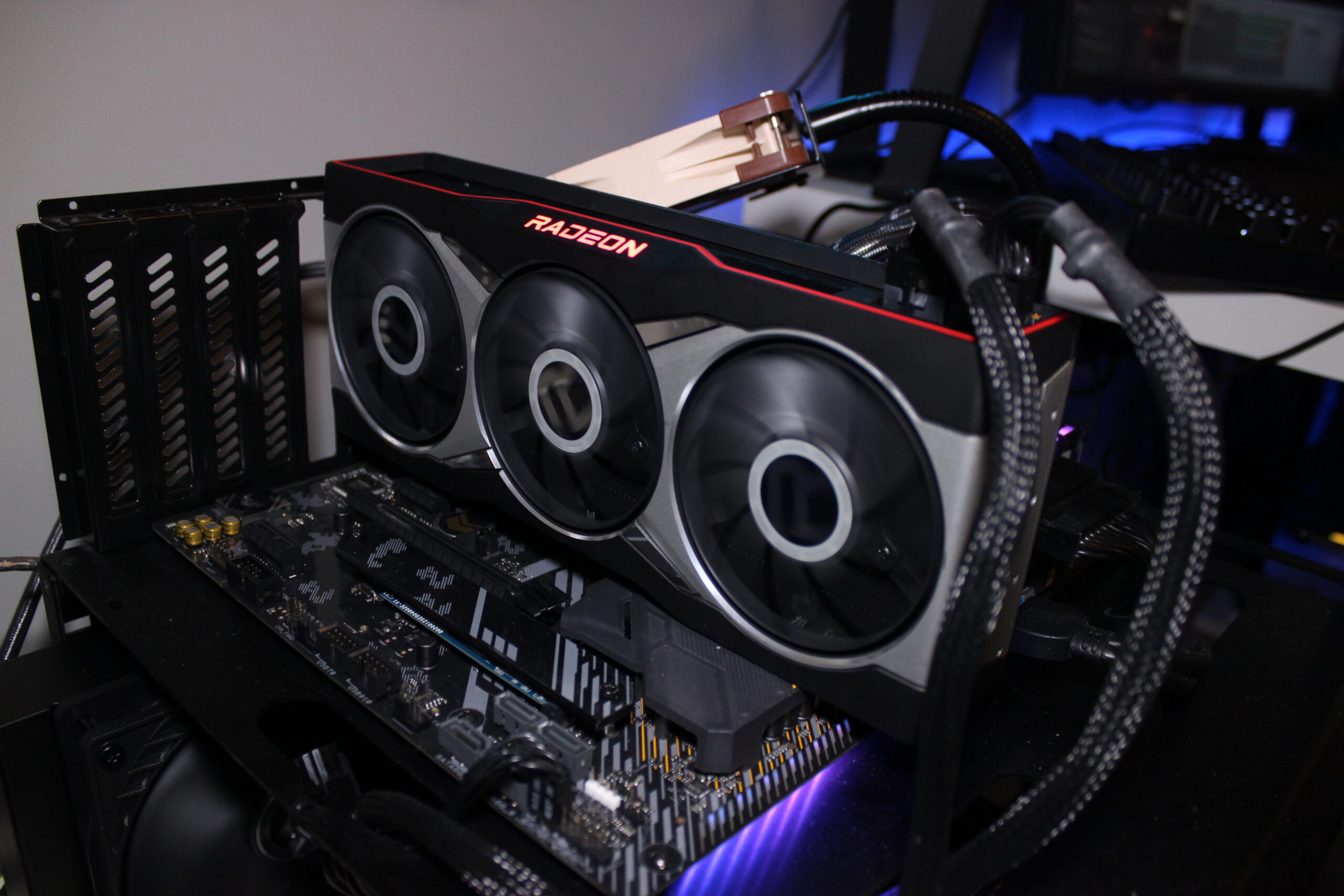 AMD Radeon RX 6800 XT & RX 6800 'Big Navi' Graphics Cards