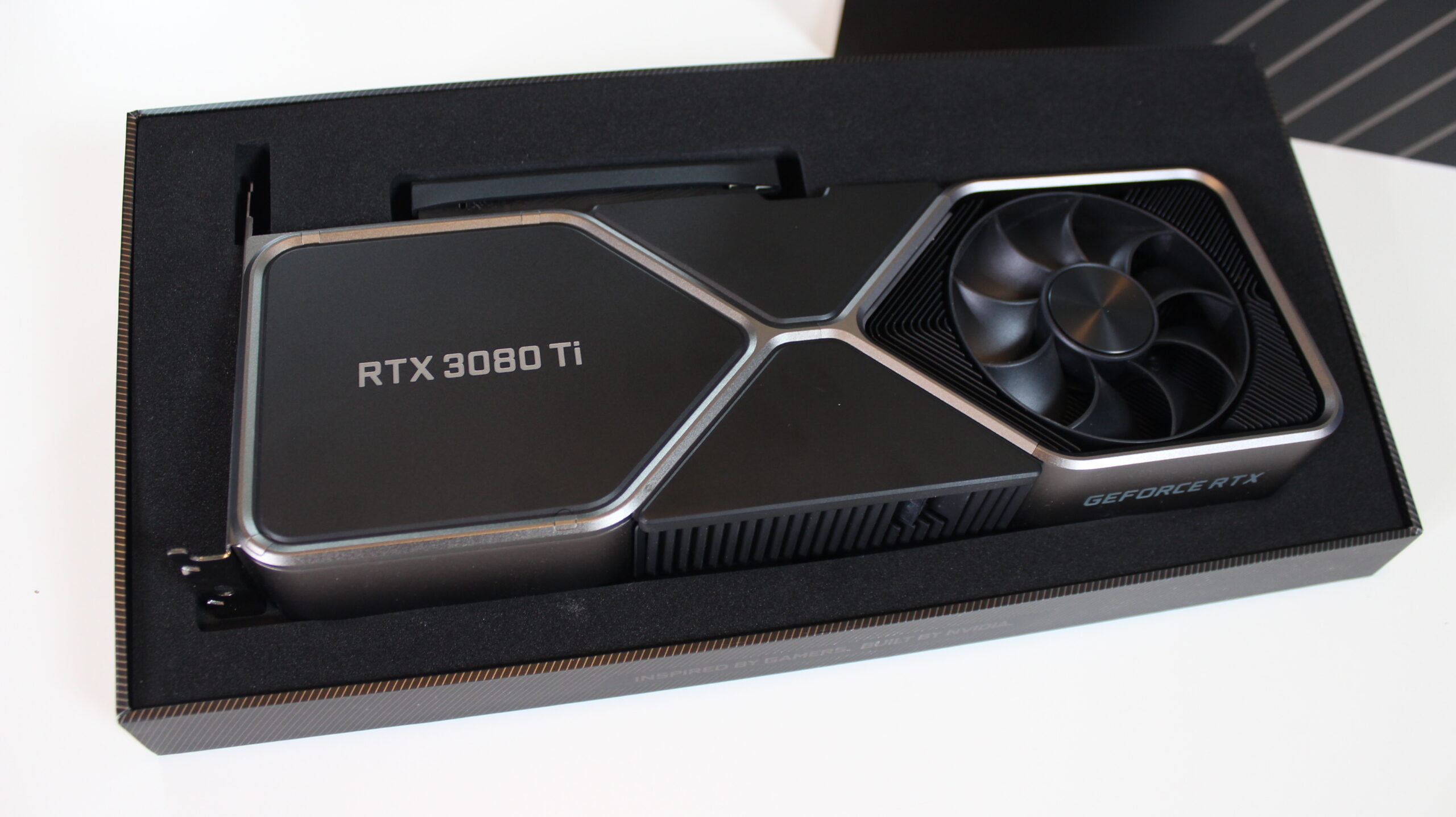 NVIDIA GeForce RTX 3080 Ti 12GB Founders Editions Pure Titanium