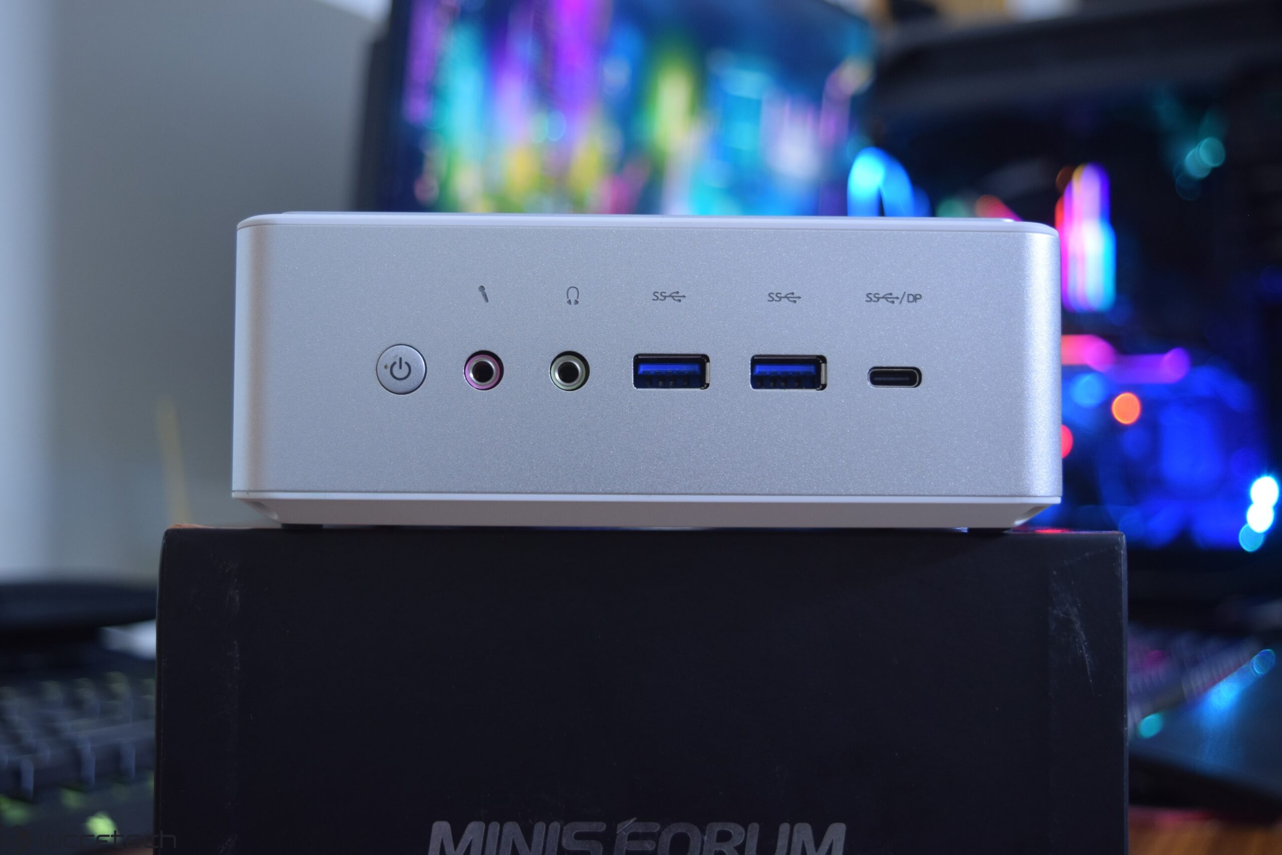 Minisforum EliteMini HM90 Mini PC With AMD Ryzen 9 4900H 'Renoir' APU