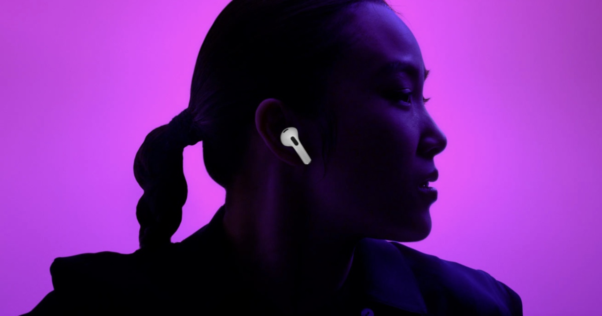 Siri on AirPods Saves Woman After a Fall, Calls 911 Using 'Hey, Siri"