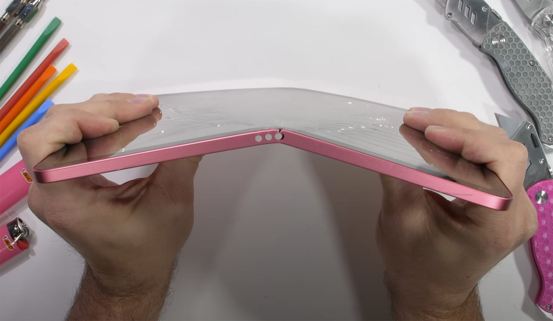 iPad 10 Undergoes Durability Test, But Fails Miserably, Despite Being