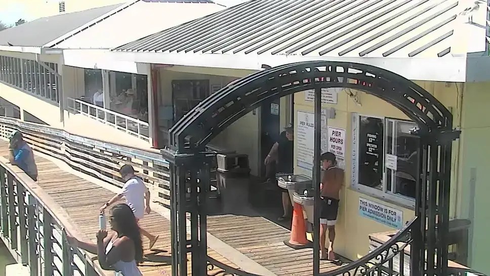 Live cam Dania Beach Pier and Beach