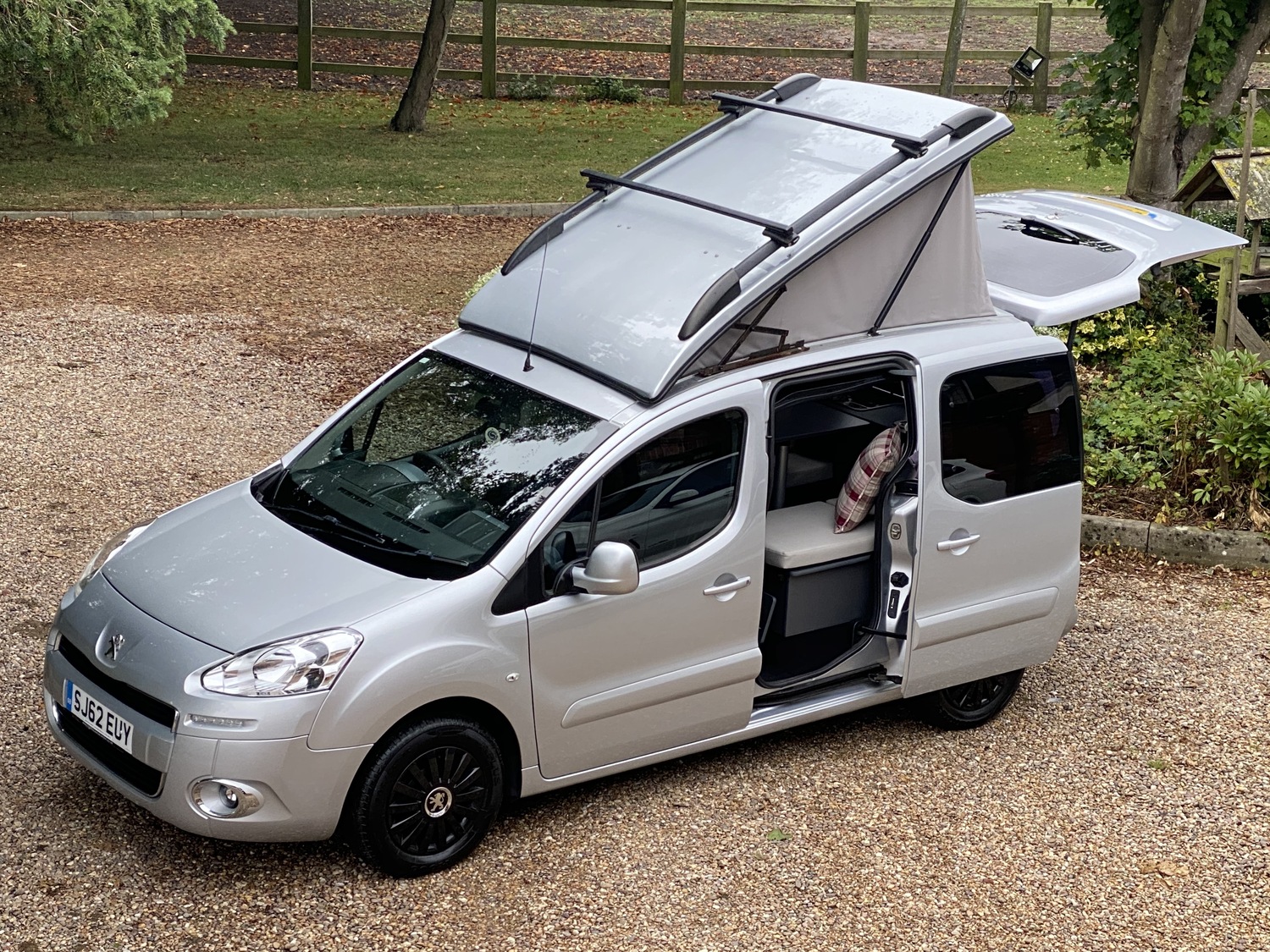 62reg Peugeot Partner Tepee Camper Day Van 2 Berth 1.6HDi Awning Roof