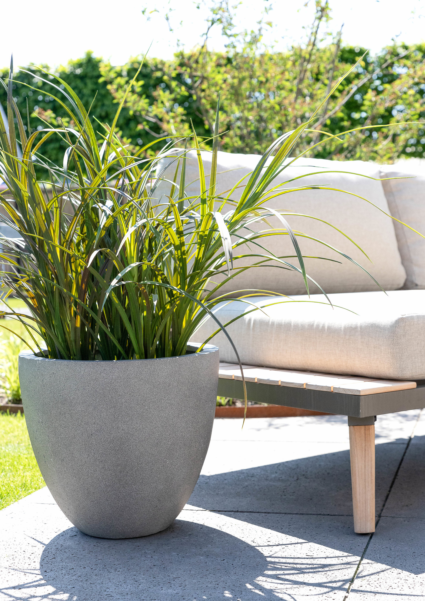 Blumentöpfe, Pflanzkübel ''Grigio Egg Pot'' Grau Rund Fiberglas