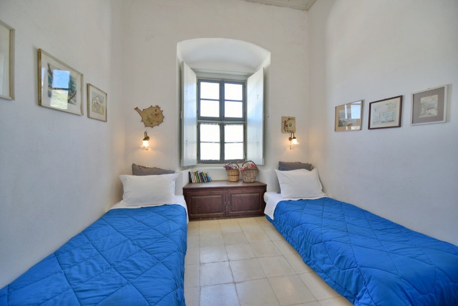 Captains House Hydra Apartments to rent on Hydra Island