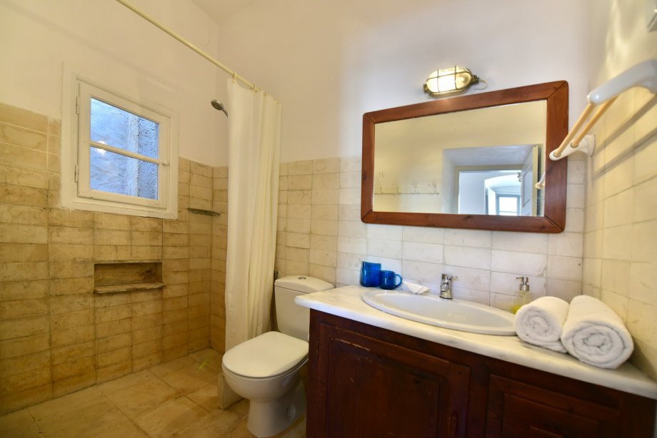 Captains House Hydra Apartments to rent on Hydra Island