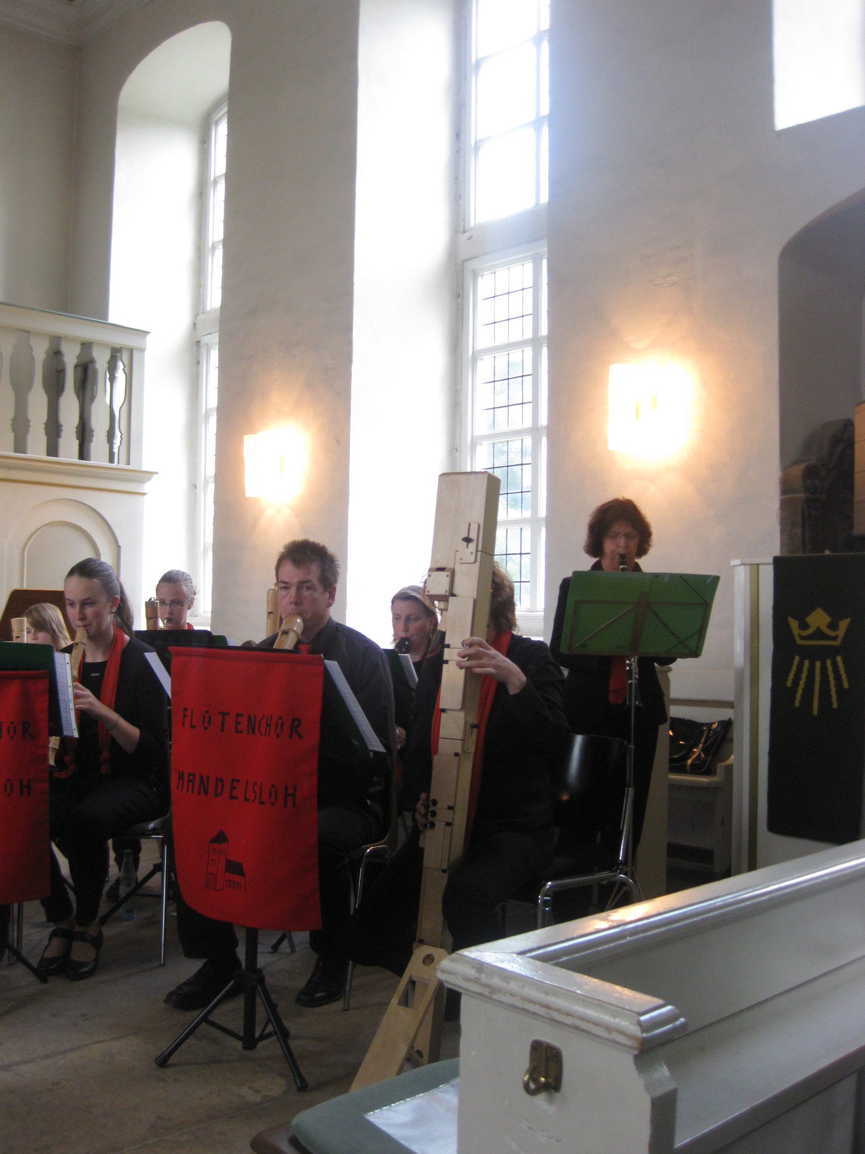 Fotos bei Auftritten vom Flötenchor Mandelsloh in der St. Osdag Kirche