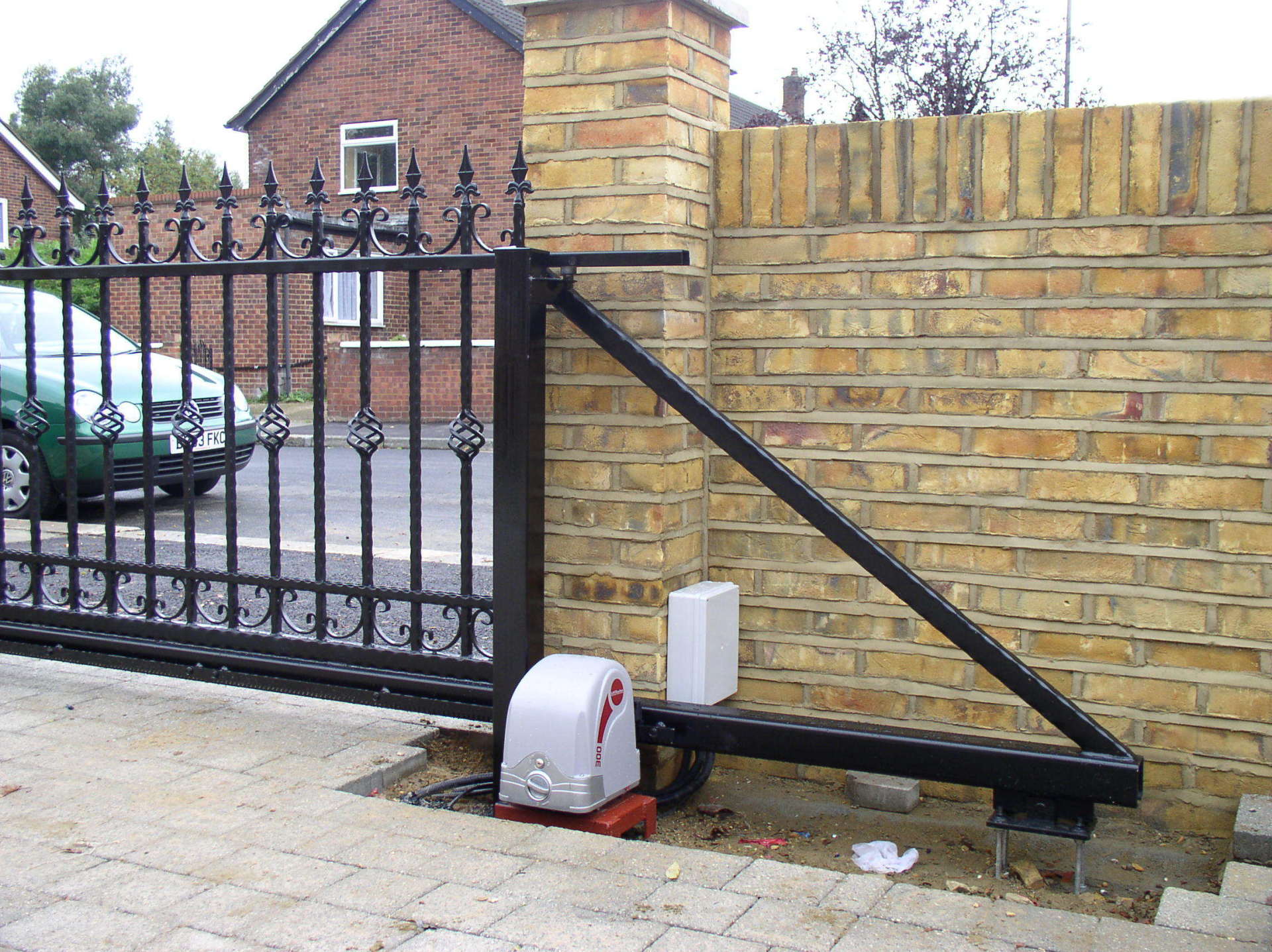 Cantilever Gates